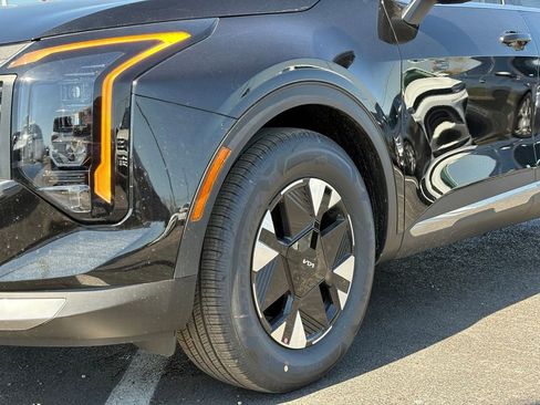 New 2026 Kia Sportage LX image 9