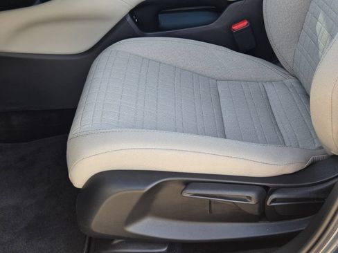 Used 2025 Honda HR-V LX image 25