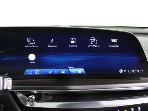Used 2024 Cadillac Lyriq Tech RWD image 29