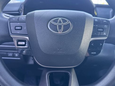 Used 2025 Toyota Camry LE AWD/4WD image 22