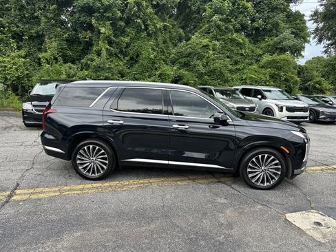 Used 2023 Hyundai Palisade Calligraphy FWD image 5