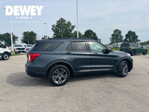 Used 2022 Ford Explorer XLT w/ Equipment Group 202A AWD/4WD image 15