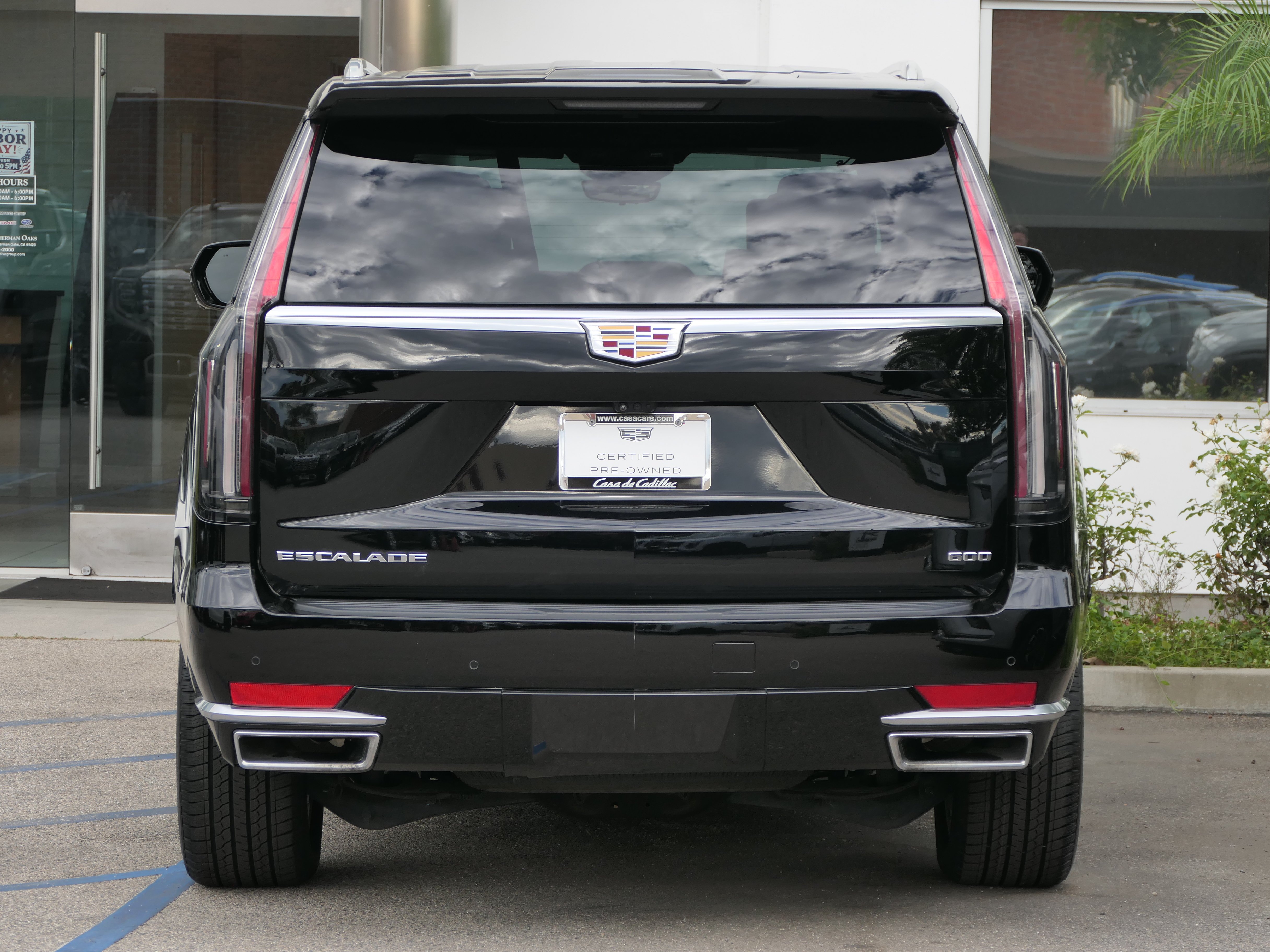 Certified 2023 Cadillac Escalade Premium Luxury Platinum AWD/4WD image 3