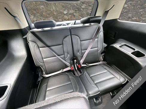 Used 2022 GMC Acadia Denali w/ Denali Technology Package AWD/4WD image 25