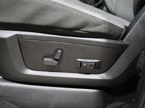 Used 2024 RAM 2500 Big Horn w/ Level 2 Equipment Group image 11