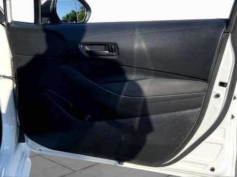 Used 2022 Toyota Corolla LE FWD image 22