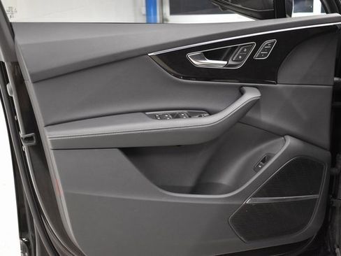 Used 2025 Audi Q7 3.0T Premium Plus image 22