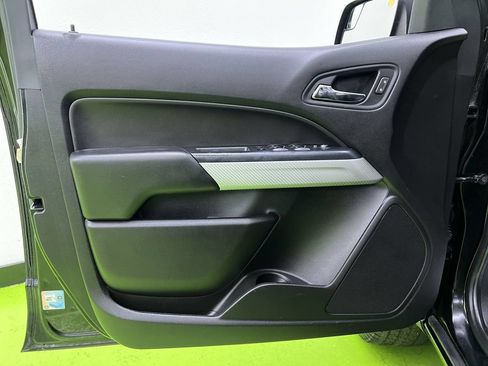 Used 2017 Chevrolet Colorado LT w/ LT Convenience Package RWD image 16