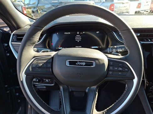 Certified 2025 Jeep Grand Cherokee L Altitude image 20