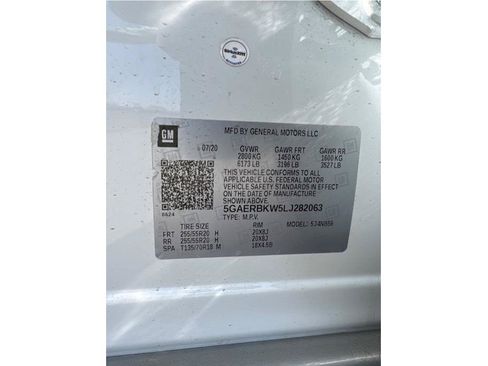 Used 2020 Buick Enclave Essence w/ LPO, Cargo Package FWD image 19