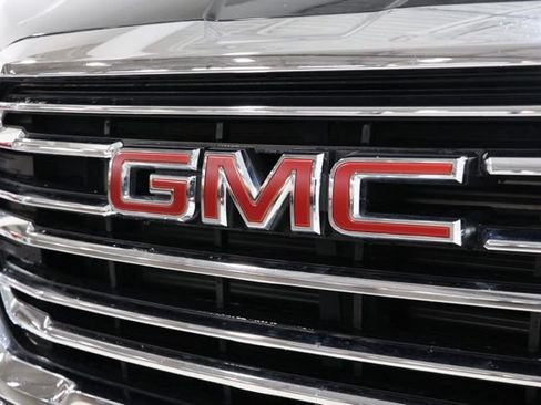 Used 2024 GMC Terrain SLT AWD/4WD image 10