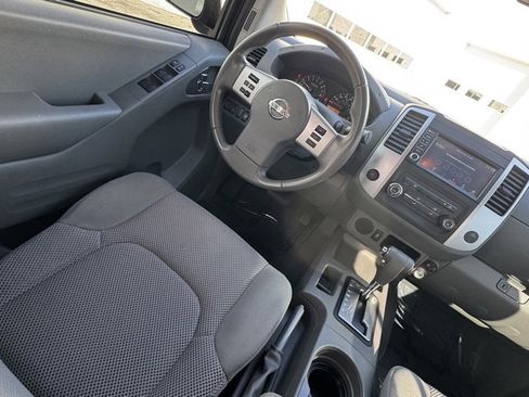 Used 2019 Nissan Frontier SV image 13