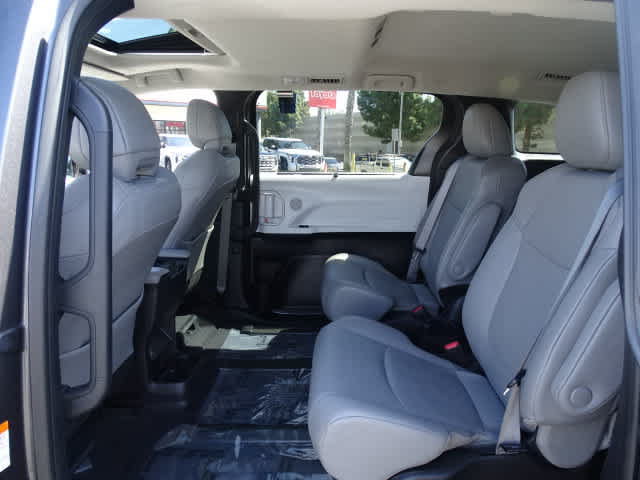 Certified 2025 Toyota Sienna XLE w/ XLE Plus Package FWD image 19