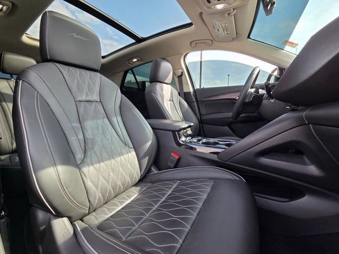 Used 2022 Buick Envision Avenir w/ Technology Package II image 31