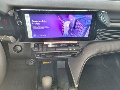 New 2026 Toyota Camry Hybrid AWD/4WD image 18