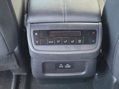 Used 2024 Nissan Pathfinder SV w/ SV Premium Package image 17