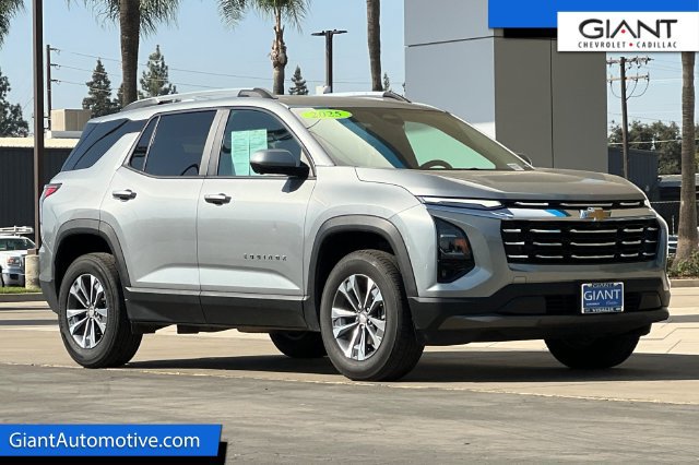 Used 2025 Chevrolet Equinox LT w/ Convenience Package II FWD image 1