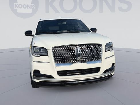 Used 2023 Lincoln Navigator Reserve AWD/4WD image 5