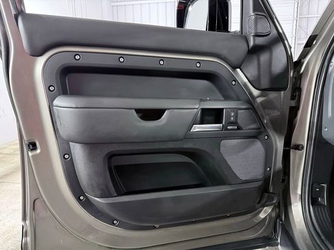 Used 2023 Land Rover Defender 110 X AWD/4WD image 18
