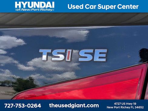 Used 2014 Volkswagen Passat 1.8T SE FWD image 12