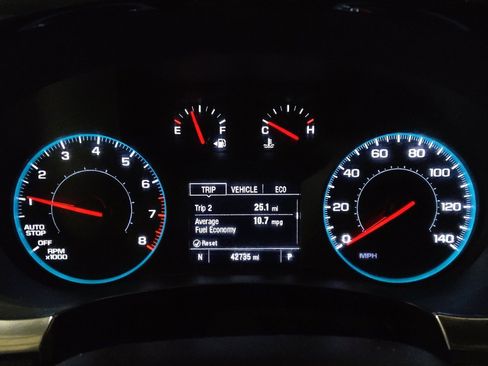 Used 2023 Chevrolet Traverse LT image 23