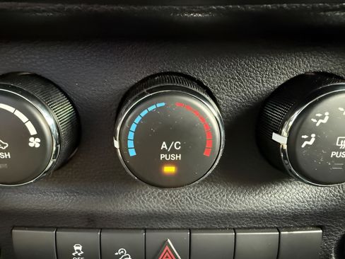 Used 2017 Jeep Wrangler Sport w/ Quick Order Package 24S AWD/4WD image 26