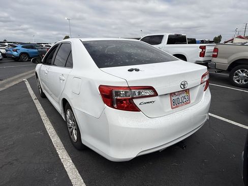 Used 2014 Toyota Camry LE image 6