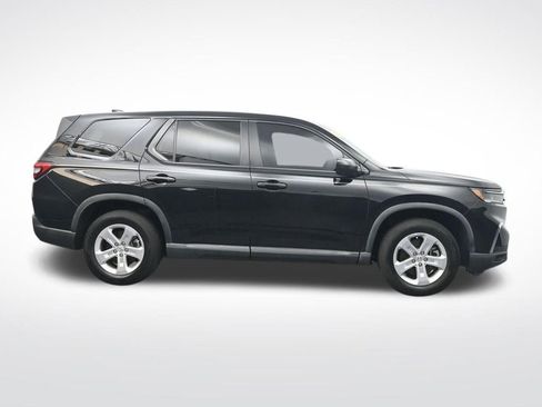 Used 2023 Honda Pilot LX image 4