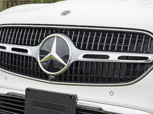 New 2025 Mercedes-Benz GLC 350e 4MATIC image 11
