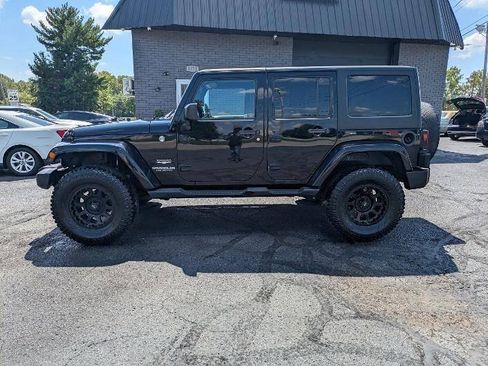 Used 2015 Jeep Wrangler Unlimited Sahara w/ Connectivity Group AWD/4WD image 2