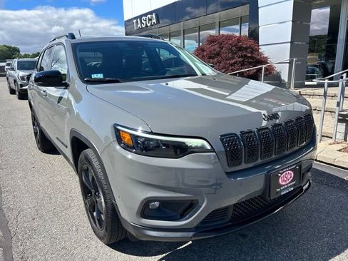 Used 2023 Jeep Cherokee Altitude Lux w/ Lux Elite Package AWD/4WD image 1