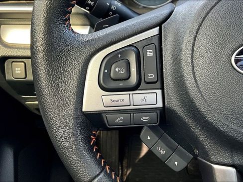 Used 2017 Subaru Crosstrek 2.0i Premium AWD/4WD image 11