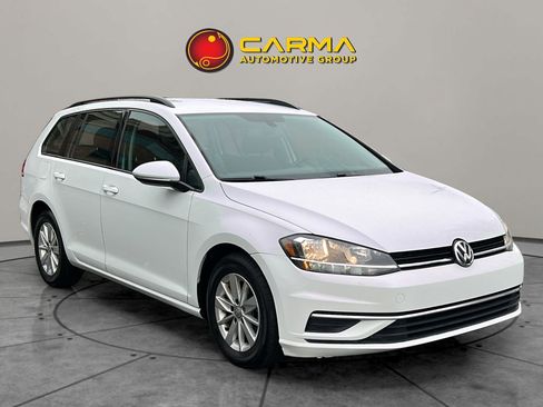 Used 2019 Volkswagen Golf S image 11