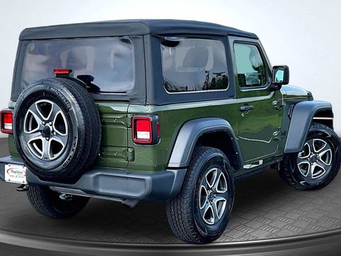 Used 2023 Jeep Wrangler Sport AWD/4WD image 2