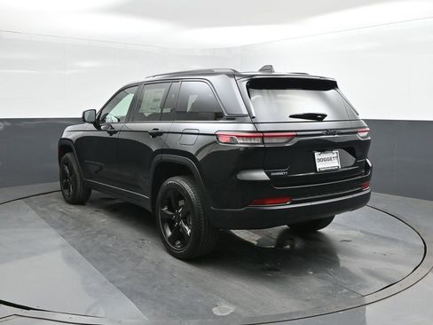 New 2025 Jeep Grand Cherokee Altitude image 5