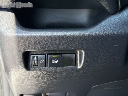 Used 2024 Toyota RAV4 XLE FWD image 15