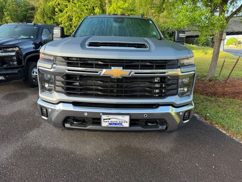 Used 2025 Chevrolet Silverado 3500 LT w/ All Star Edition AWD/4WD image 2