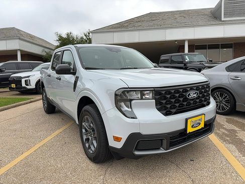 Used 2025 Ford Maverick XLT w/ Equipment Group 302A image 4