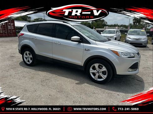Used 2014 Ford Escape SE w/ Equipment Group 201A FWD image 4