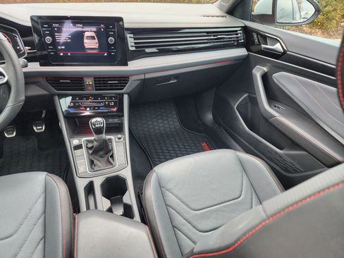 Used 2025 Volkswagen Jetta GLI Autobahn image 16