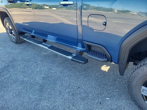 New 2026 GMC Sierra 2500 Denali w/ Denali Reserve Package image 9