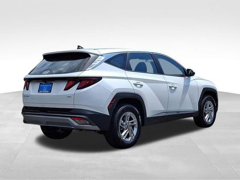 Used 2025 Hyundai Tucson SE AWD/4WD image 6