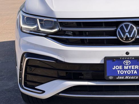 Used 2023 Volkswagen Tiguan SEL R-Line AWD/4WD image 5