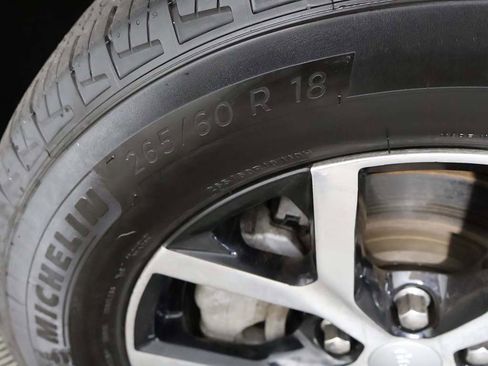 Used 2024 Jeep Grand Cherokee Limited image 23