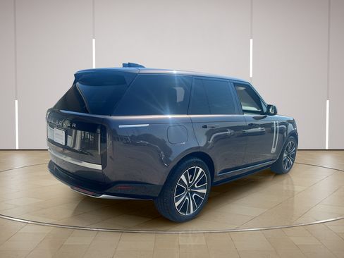 Used 2025 Land Rover Range Rover Autobiography AWD/4WD image 7