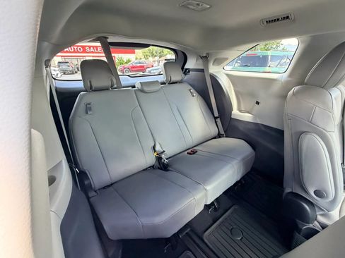 Used 2022 Toyota Sienna XLE w/ XLE Plus Package AWD/4WD image 22