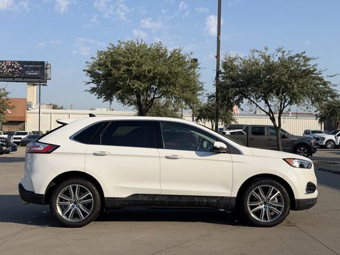 Used 2023 Ford Edge Titanium AWD/4WD image 3