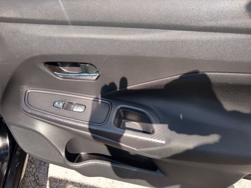 Used 2021 Nissan Versa SV image 14