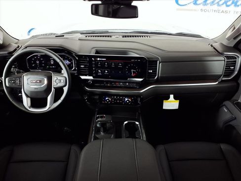 New 2026 GMC Sierra 1500 SLT image 3