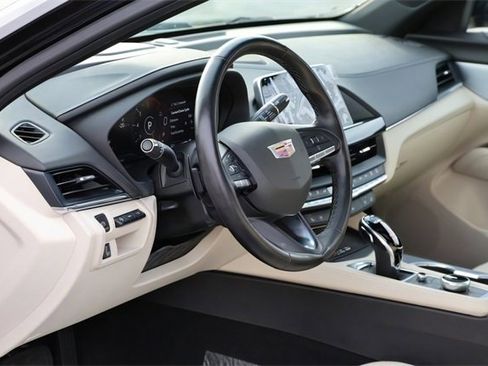 Used 2025 Cadillac CT4 Premium Luxury image 5